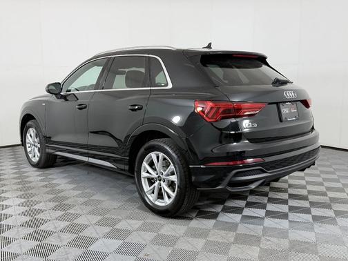 2025 Audi Q3 Premium 45 TFSI S line quattro Tiptronic