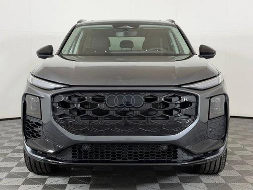 Daytona Gray Pearl Effect 2026 Audi Q3 TFSI quattro S tronic