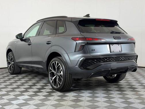 Daytona Gray Pearl Effect 2026 Audi Q3 TFSI quattro S tronic