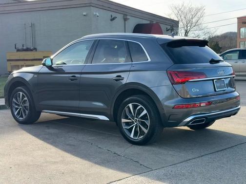 2023 Audi Q5 45 S line Prestige