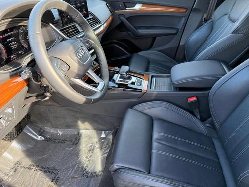 2023 Audi Q5 45 S line Prestige