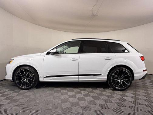 2025 Audi Q7 55 Premium Plus