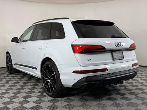 2025 Audi Q7 55 Premium Plus