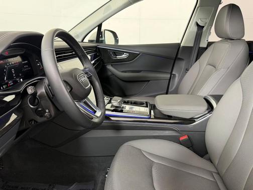 2025 Audi Q7 55 Premium Plus