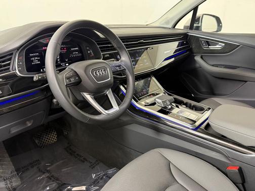 2025 Audi Q7 55 Premium Plus