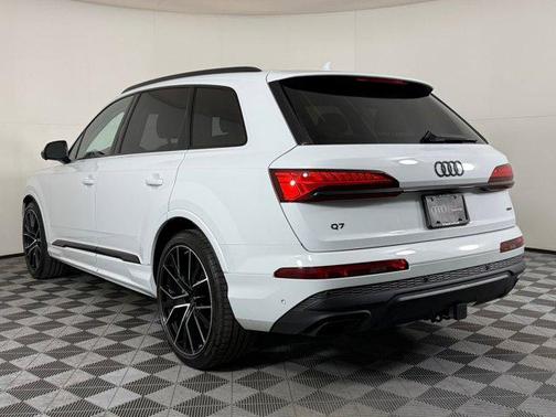 2025 Audi Q7 55 Premium Plus