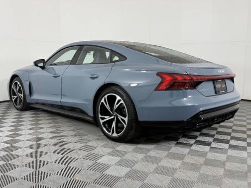 2022 Audi e-tron GT Prestige