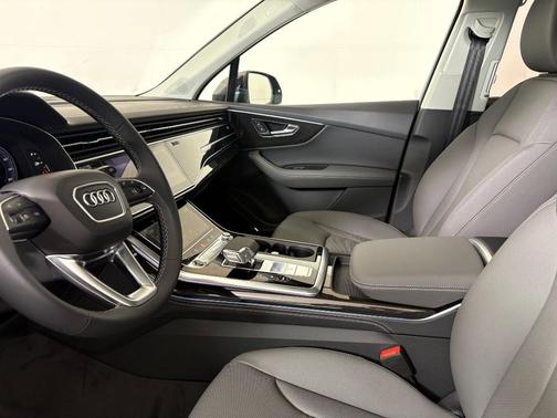 2026 Audi Q7 55 Premium Plus