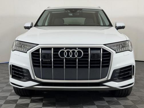 Glacier White Metallic 2024 Audi Q7 55 Premium Plus