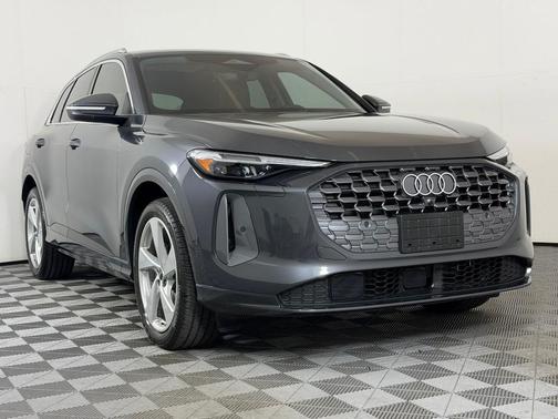 Tambora Gray Metallic 2025 Audi Q5 Prestige TFSI quattro S tronic