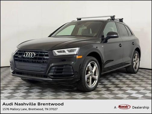 Mythos Black Metallic 2020 Audi Q5 45 Titanium Premium
