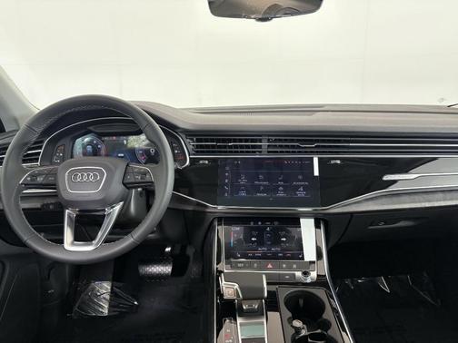 2025 Audi Q7 55 Premium