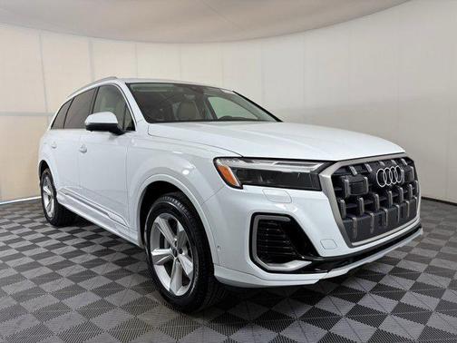 2025 Audi Q7 55 Premium