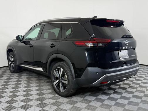 2022 Nissan Rogue SL