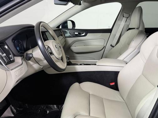 Denim Blue Metallic 2020 Volvo XC60 T5 Inscription