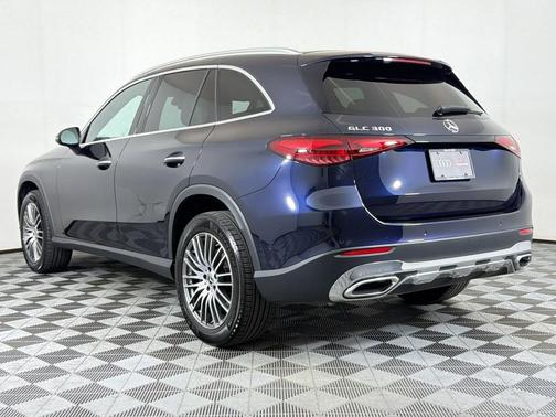 Nautical Blue Metallic 2024 Mercedes-Benz GLC 300 Base