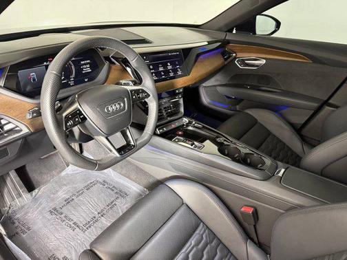 2023 Audi e-tron GT Premium Plus quattro