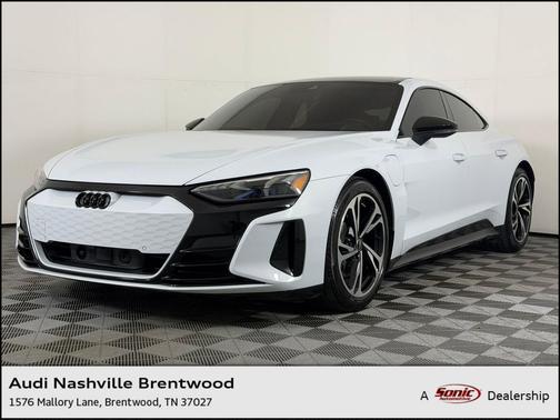 Suzuka Gray Metallic 2023 Audi e-tron GT Premium Plus quattro