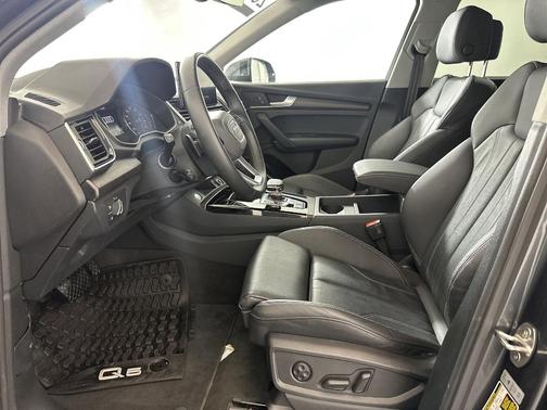 2024 Audi Q5 45 S line Premium