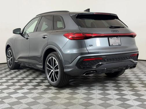 Tambora Gray Metallic 2026 Audi Q5 Prestige TFSI quattro S tronic