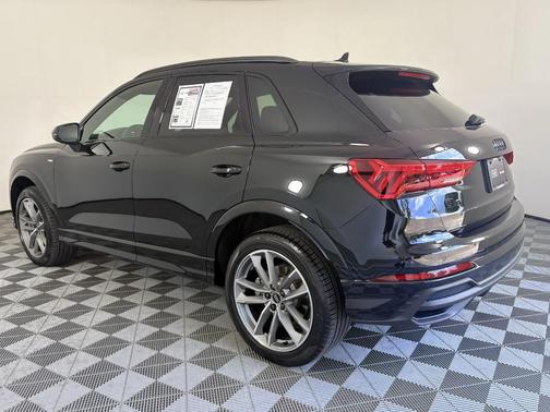 2025 Audi Q3 Premium 45 TFSI S line quattro Tiptronic