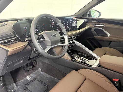 2025 Audi Q5 Premium Plus TFSI quattro S tronic