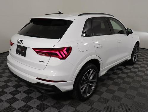 2025 Audi Q3 Premium 45 TFSI S line quattro Tiptronic