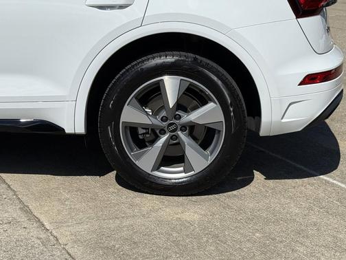 2025 Audi Q5 40 Premium