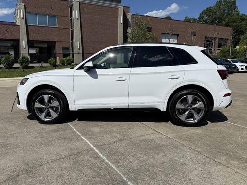 2025 Audi Q5 40 Premium
