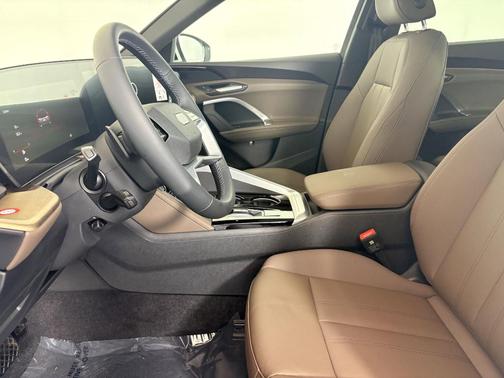 2025 Audi Q5 Premium TFSI quattro S tronic
