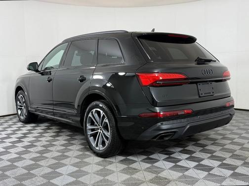 2025 Audi Q7 45 Premium