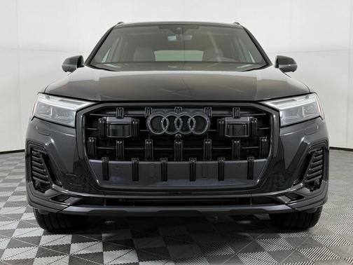 2025 Audi Q7 45 Premium