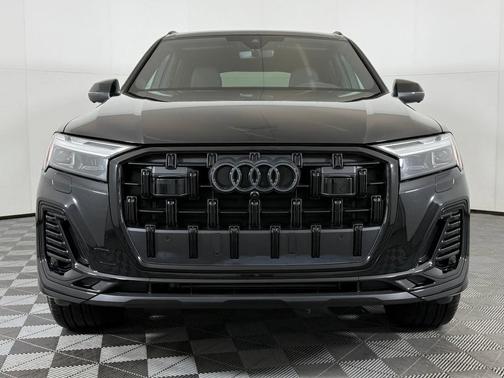 2025 Audi Q7 45 Premium