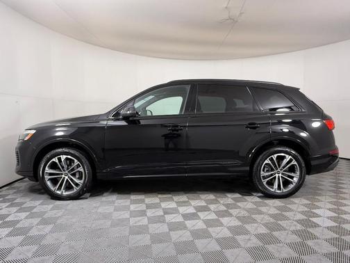 2025 Audi Q7 45 Premium