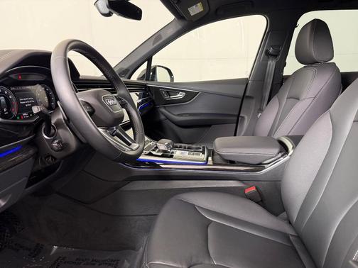 2025 Audi Q7 45 Premium