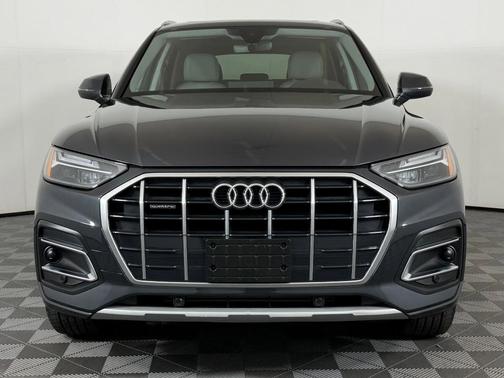 Manhattan Gray Metallic 2023 Audi Q5 40 Premium