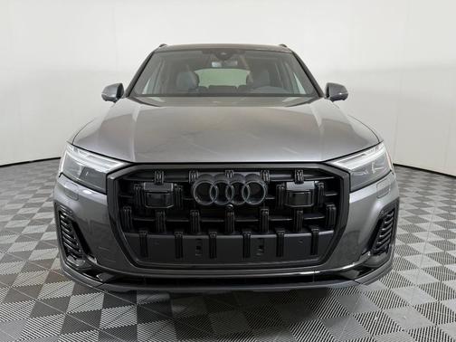 2025 Audi Q7 45 Premium Plus