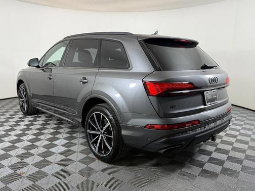 2025 Audi Q7 45 Premium Plus