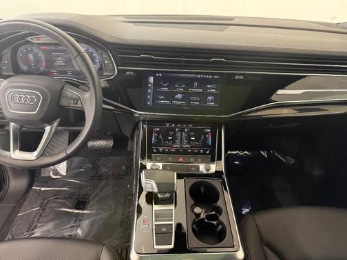 2025 Audi Q7 45 Premium Plus