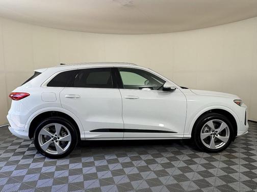 2025 Audi Q5 Premium Plus TFSI quattro S tronic