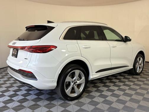 2025 Audi Q5 Premium Plus TFSI quattro S tronic