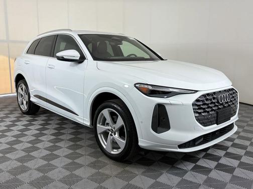 2025 Audi Q5 Premium Plus TFSI quattro S tronic