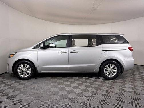 2017 Kia Sedona L