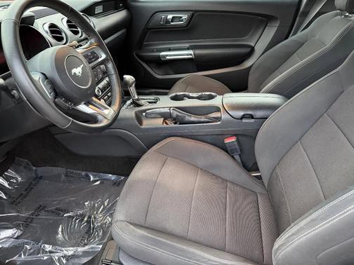 2015 Ford Mustang V6