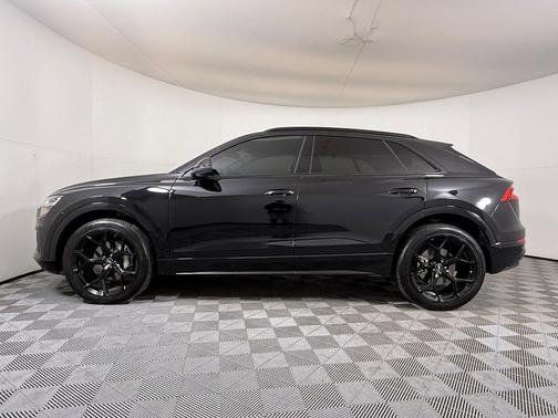 2022 Audi Q8 55 Premium Plus