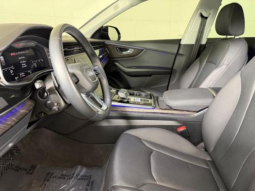 2022 Audi Q8 55 Premium Plus