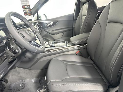 2025 Audi Q7 55 Premium Plus