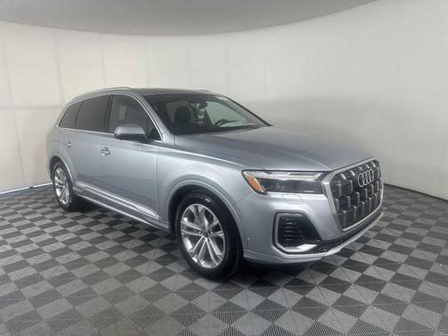 2025 Audi Q7 55 Premium Plus
