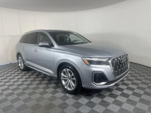 2025 Audi Q7 55 Premium Plus
