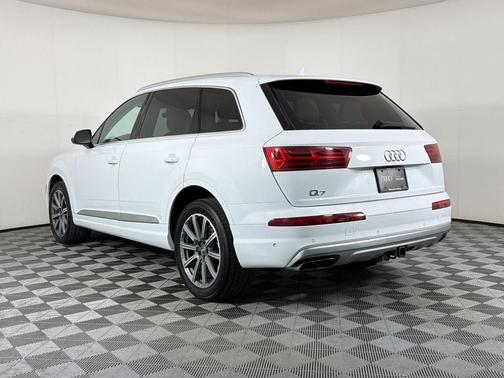 Glacier White Metallic 2019 Audi Q7 55 Premium Plus